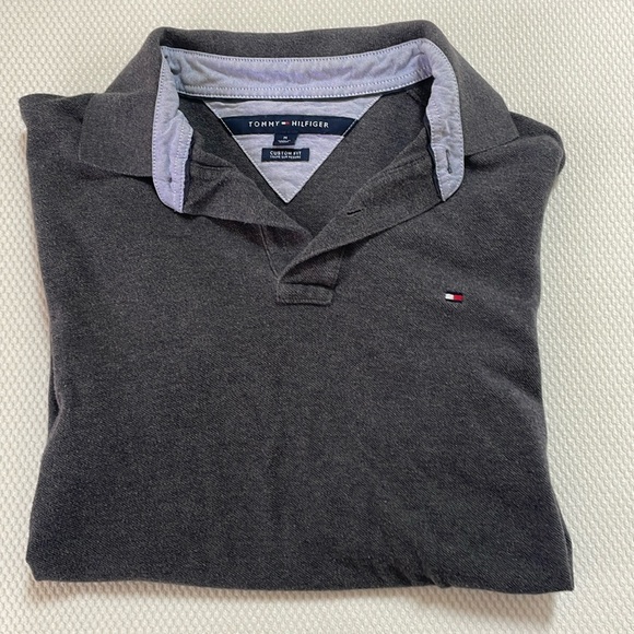 Men’s Gray Tommy Hilfiger Polo Size Medium - Picture 1 of 3